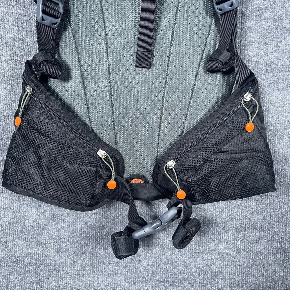 Merrell Black Insulated Padded Backpack Gorpcore Hiking Running‎ Trail Outdoor